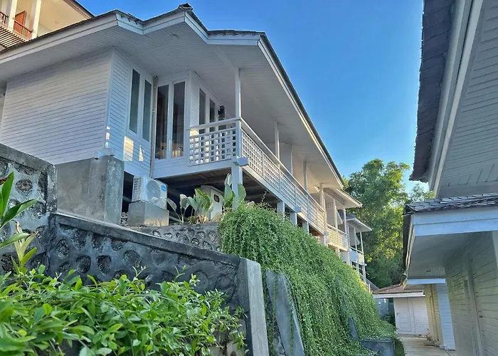 Sea La Vie Nusa Penida ホテル 4*